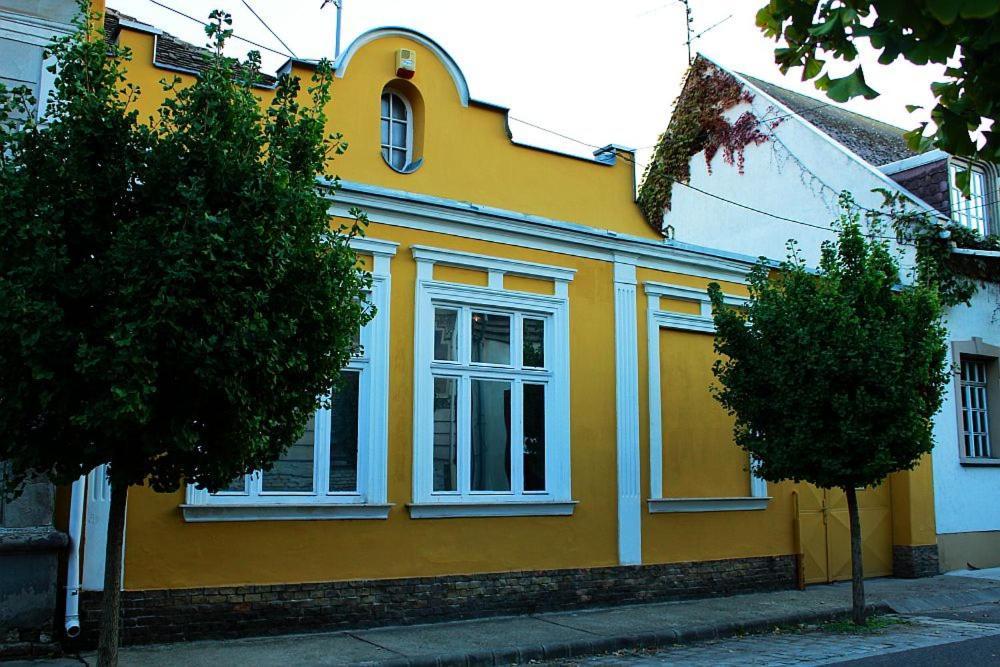Apartmán Happy Colours In Old Town Kecskemét Exteriér fotografie